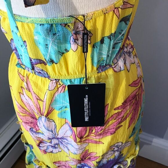NWT Pretty Little Thing Halter Dress, 4, Yellow Y2K. Frilly keyhole summer! - Picture 4 of 11